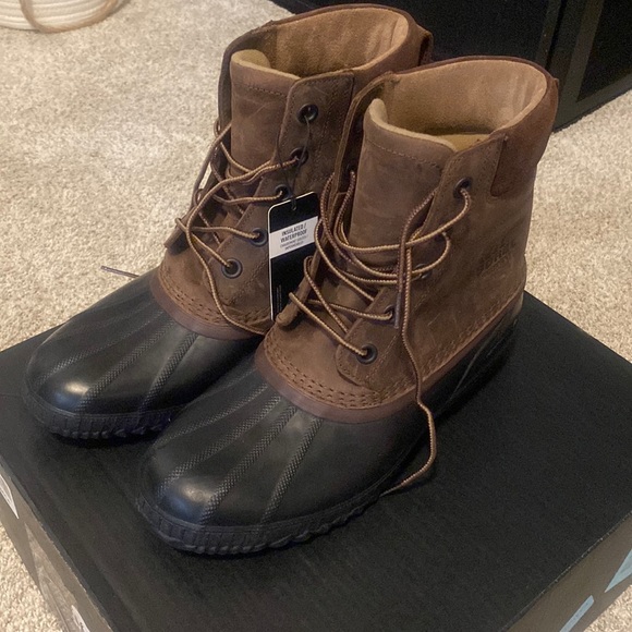 Sorel Other - MENS CHEYANNE II LACE DUCK BOOT.NWT, size 11 color is a brown